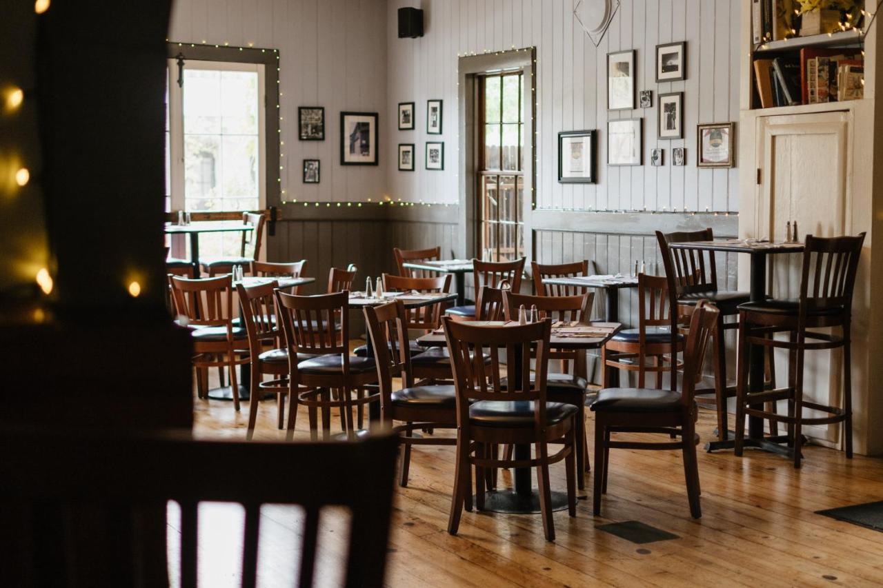 Volcano Union Inn And Pub Exterior photo