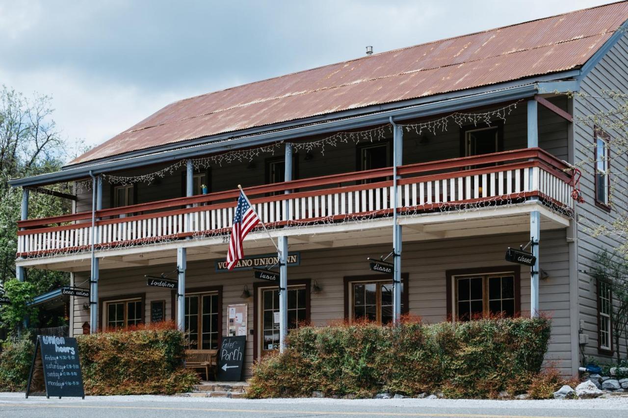 Volcano Union Inn And Pub Exterior photo